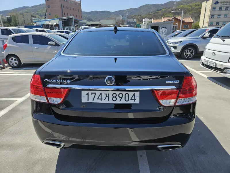SsangYong Chairman W