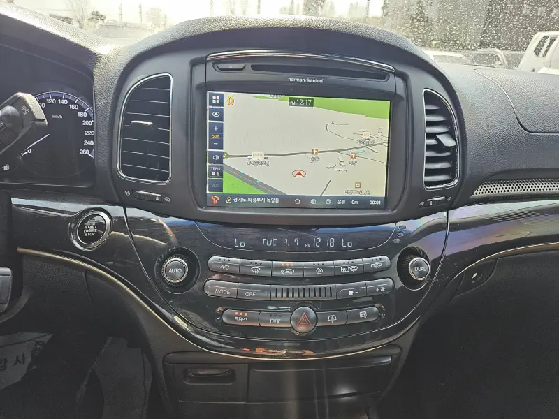 SsangYong Chairman W