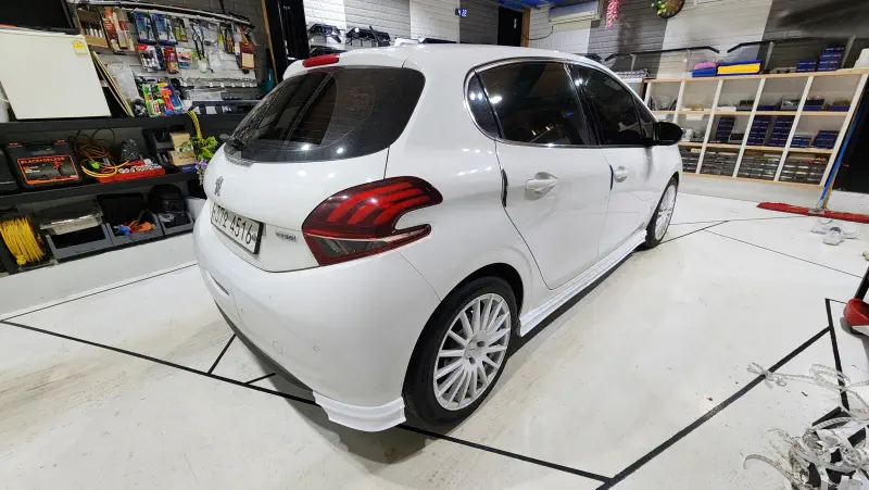 Peugeot 208