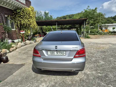 Hyundai Equus
