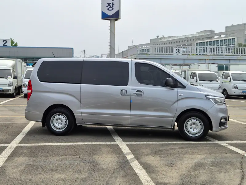 Hyundai Grand Starex