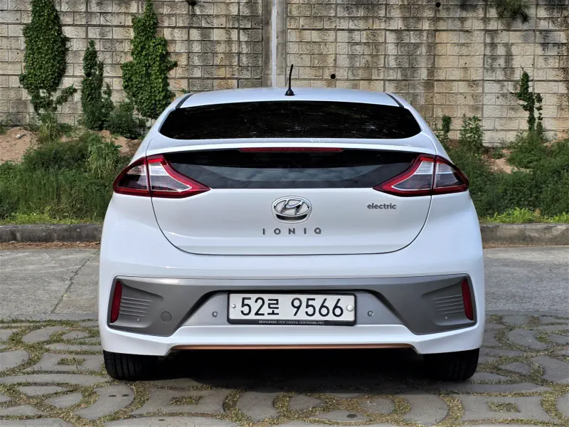 Hyundai Ioniq