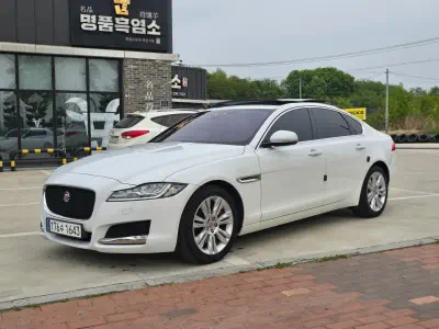 Jaguar XF