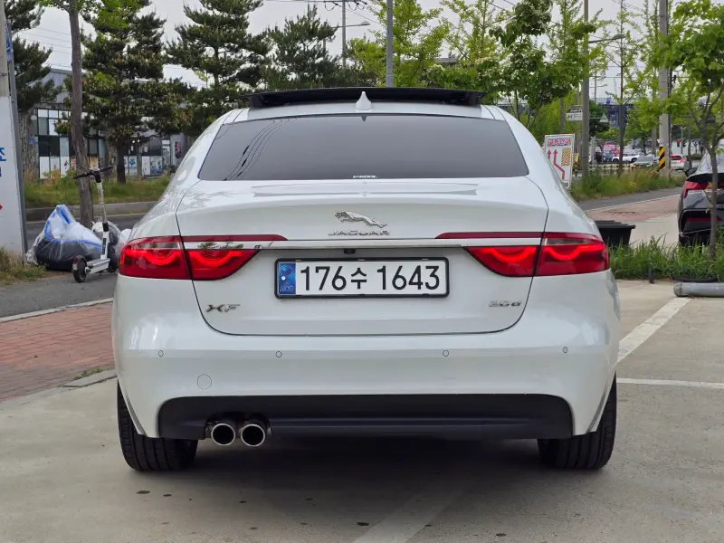 Jaguar XF