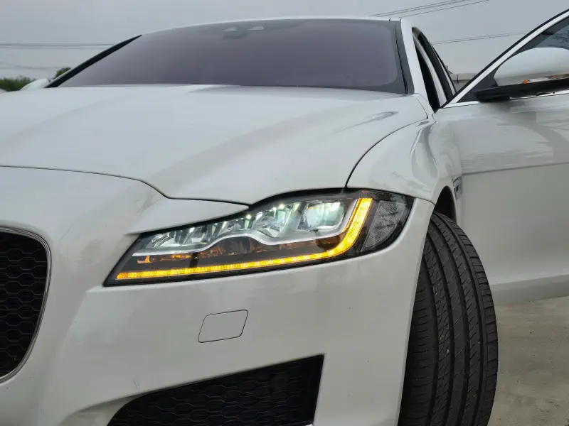 Jaguar XF