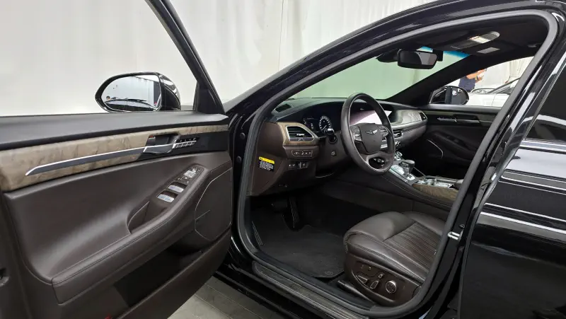 Genesis G90