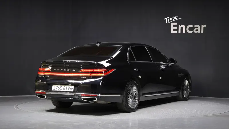 Genesis G90