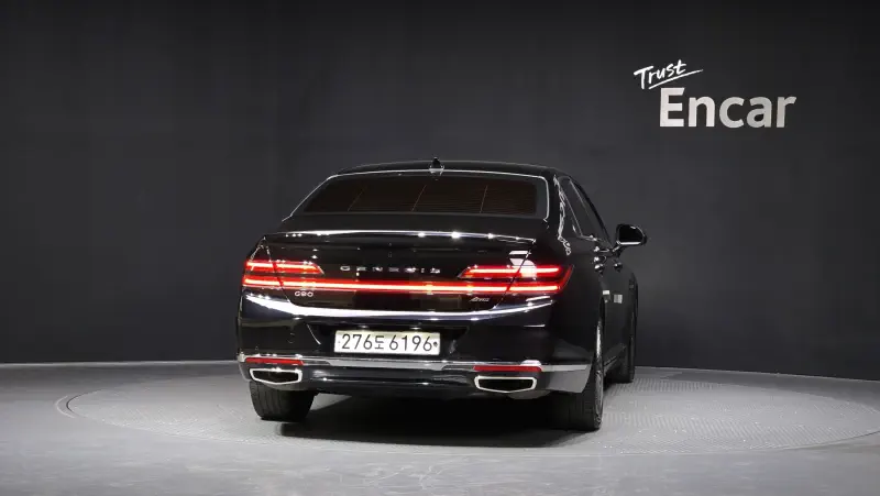 Genesis G90