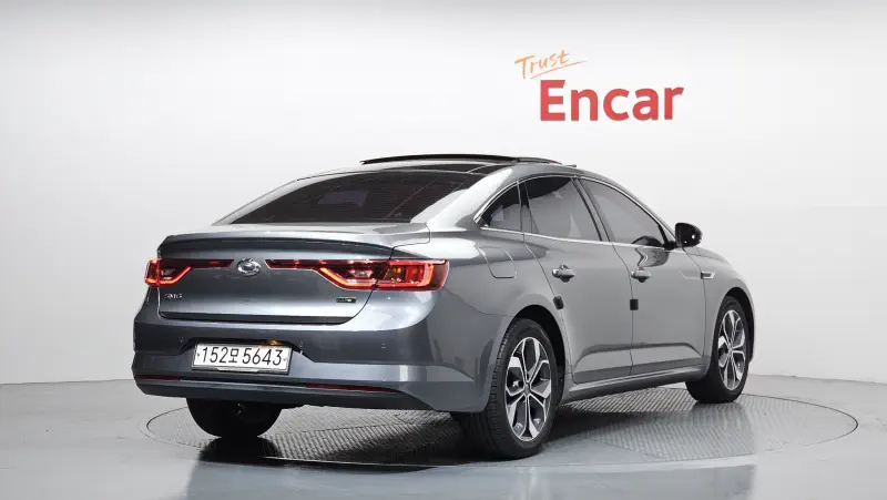 Renault SM6