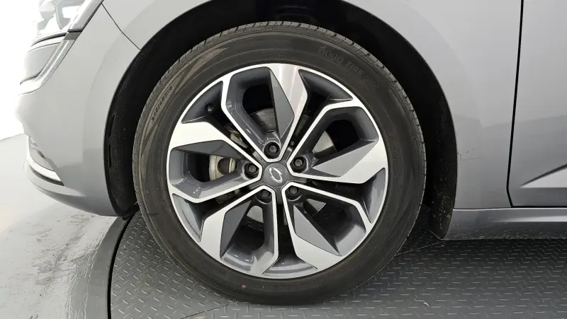 Renault SM6
