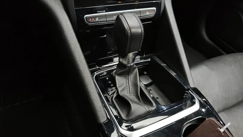 Renault SM6