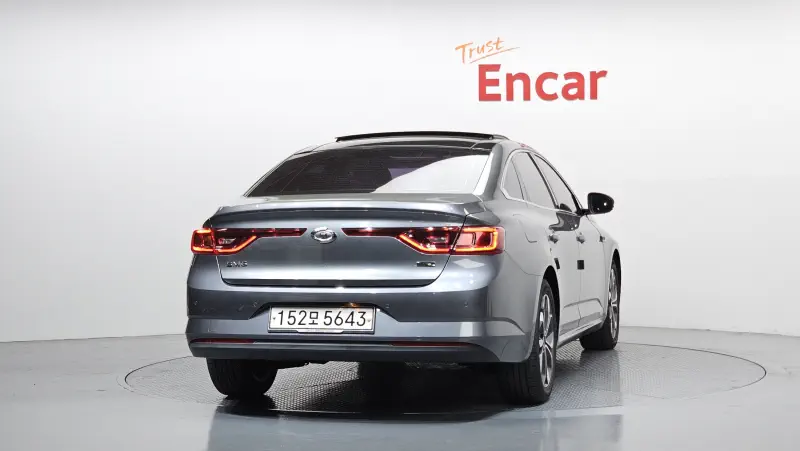 Renault SM6