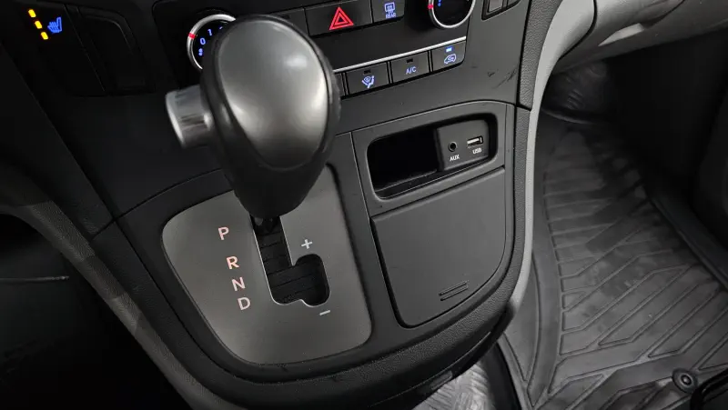 Hyundai Grand Starex