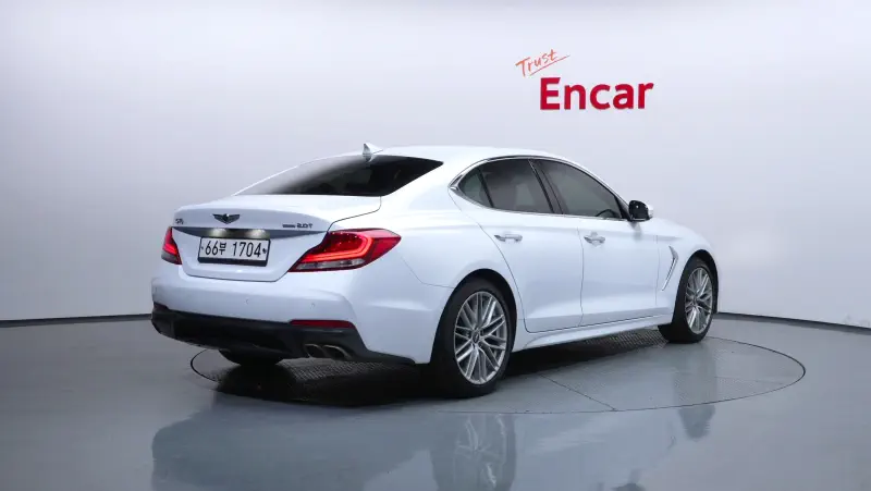 Genesis G70