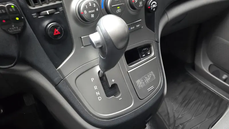 Hyundai Grand Starex