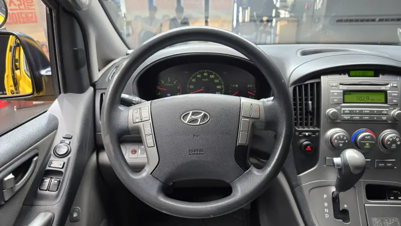 Hyundai Grand Starex