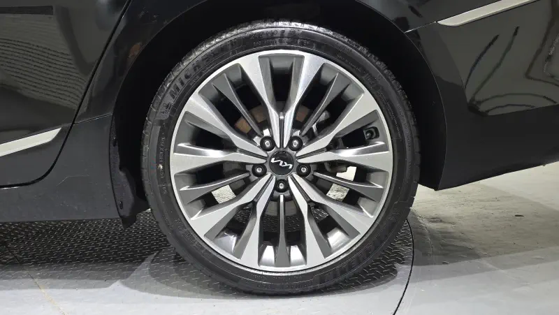 Kia K8