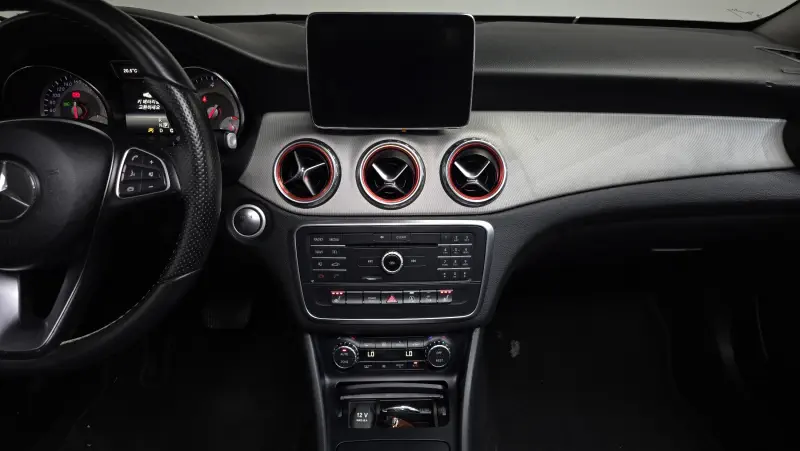 Mercedes-Benz GLA-Class
