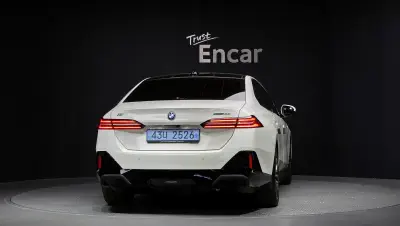 BMW i5