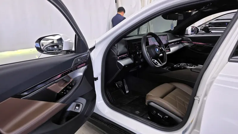 BMW i5