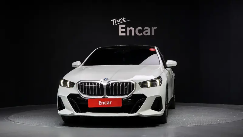 BMW i5