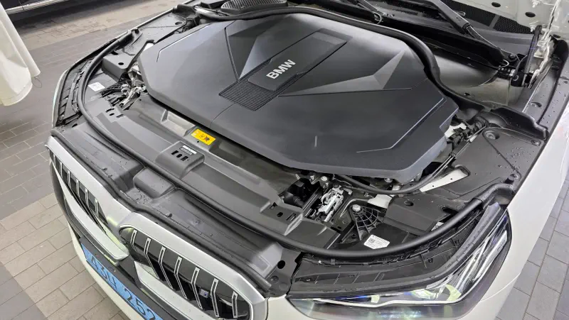 BMW i5