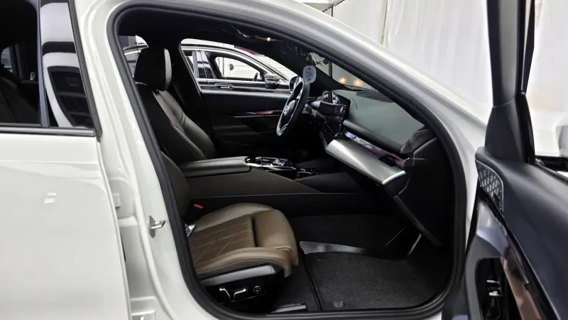 BMW i5