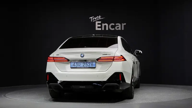 BMW i5