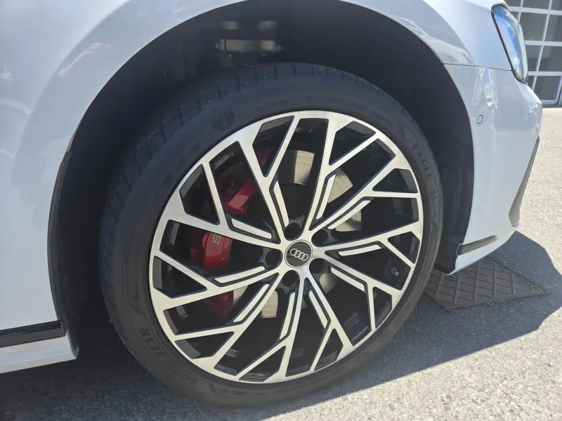 Audi S8