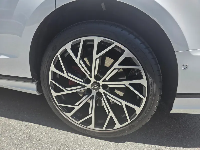 Audi S8