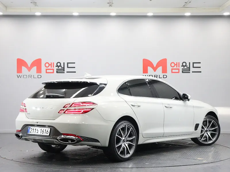 Genesis G70