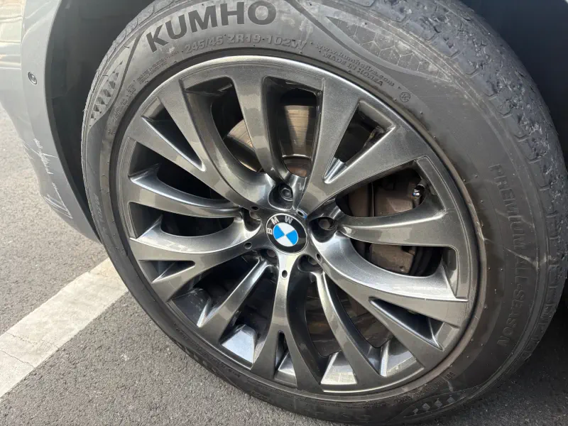 BMW 5-Series Gran Turismo