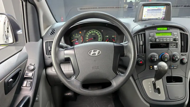 Hyundai Grand Starex