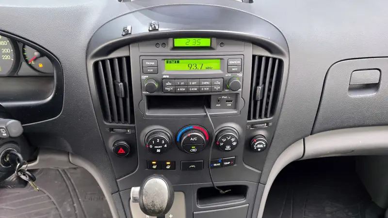 Hyundai Grand Starex