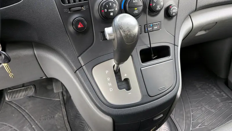 Hyundai Grand Starex