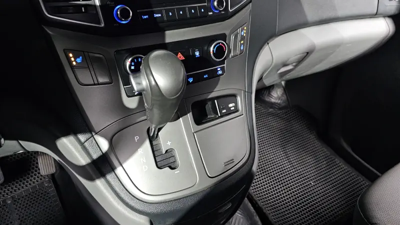 Hyundai Grand Starex