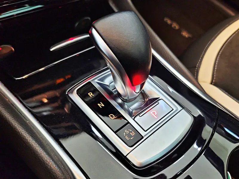 Infiniti Q30