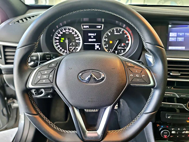 Infiniti Q30