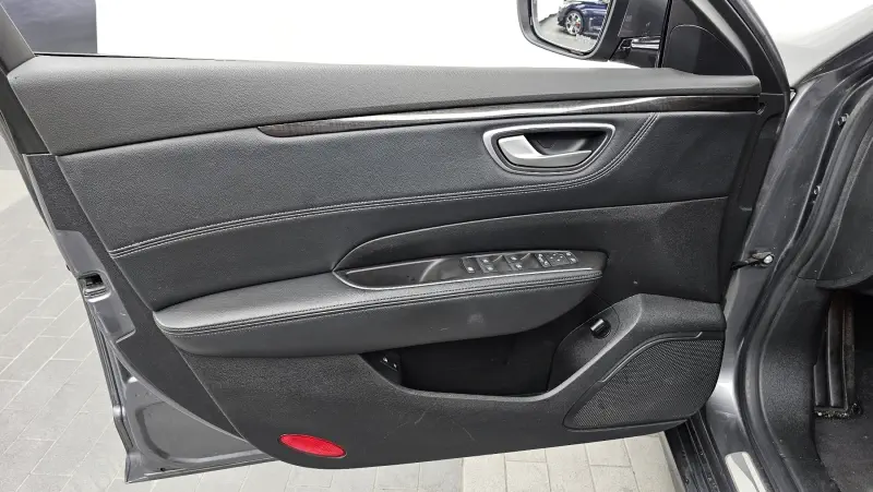 Renault SM6