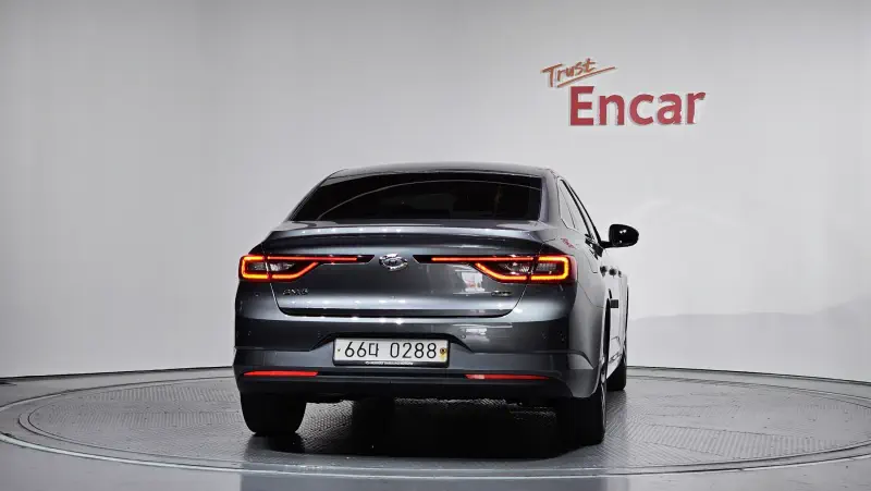 Renault SM6