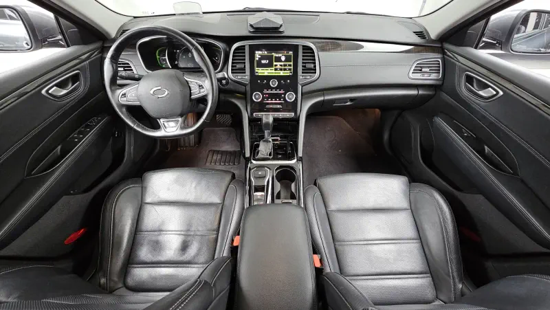 Renault SM6