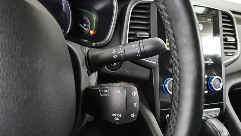 Renault SM6