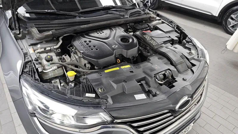 Renault SM6