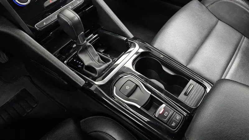 Renault SM6