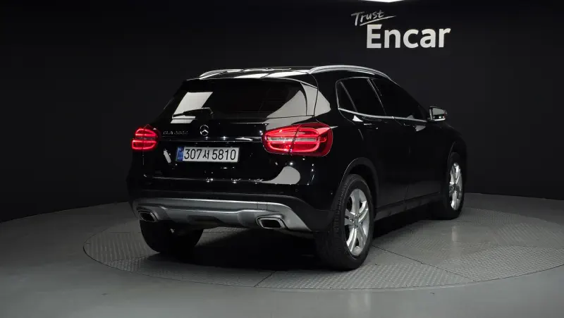 Mercedes-Benz GLA-Class
