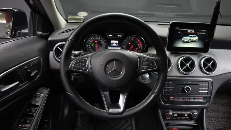 Mercedes-Benz GLA-Class