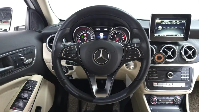 Mercedes-Benz GLA-Class