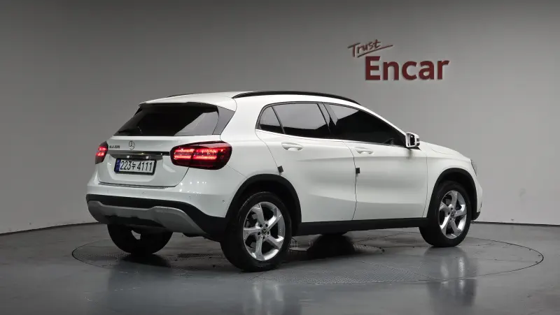 Mercedes-Benz GLA-Class