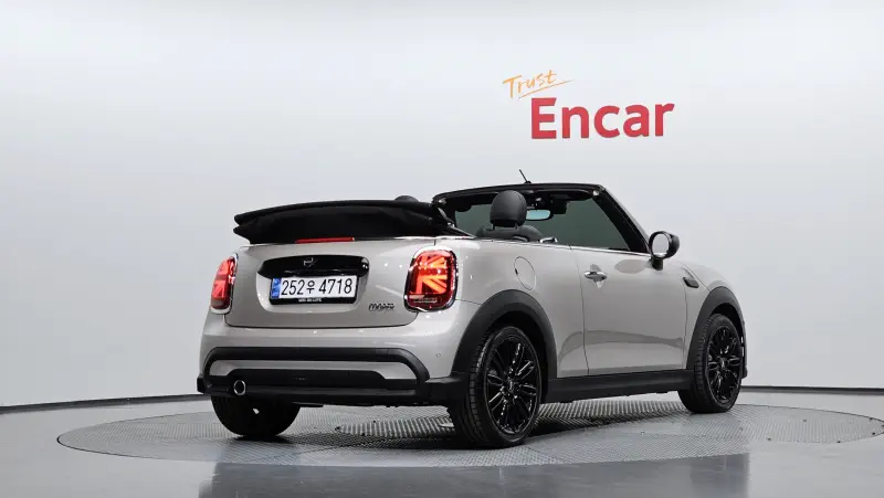 MINI Cooper Convertible