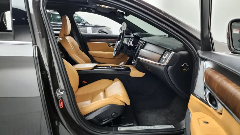 Volvo S90